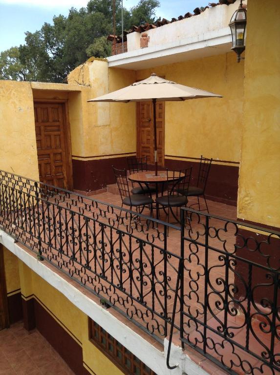 Posada De La Salud Patzcuaro Exterior photo